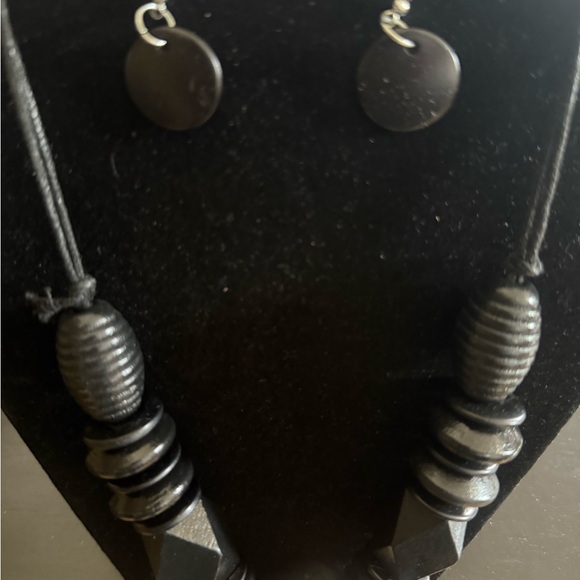 Paparazzi Black Necklace and Earring Set - Picture 1 of 4